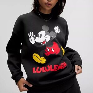 NWT Disney lululemon fleece Mickey oversized black crewneck medium
